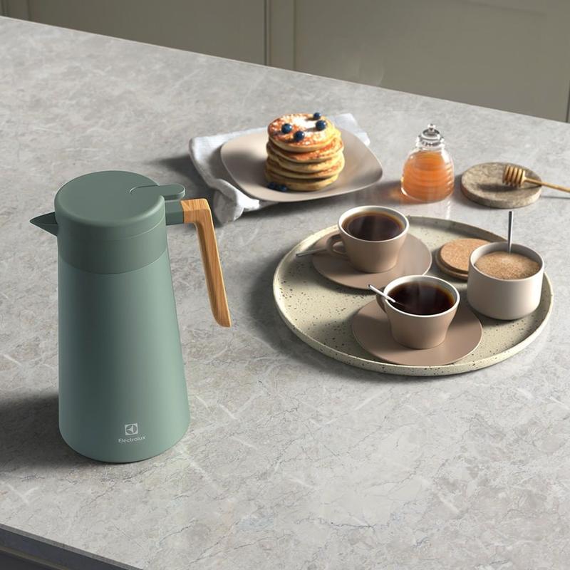 Garrafa Térmica Electrolux 1,8L Verde Fosca Sense Com Bico Corta